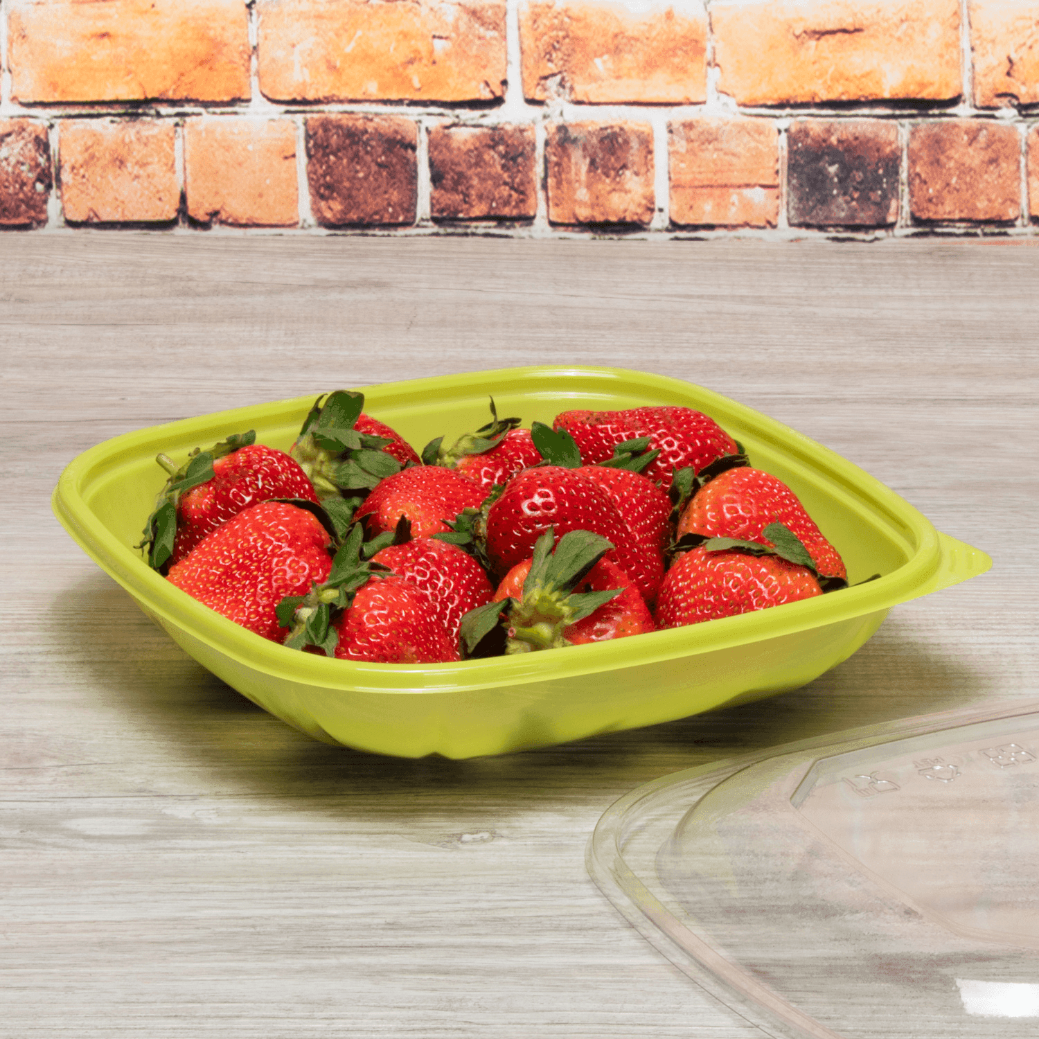 Green Karat 24oz PET Square Bowl with strawberries