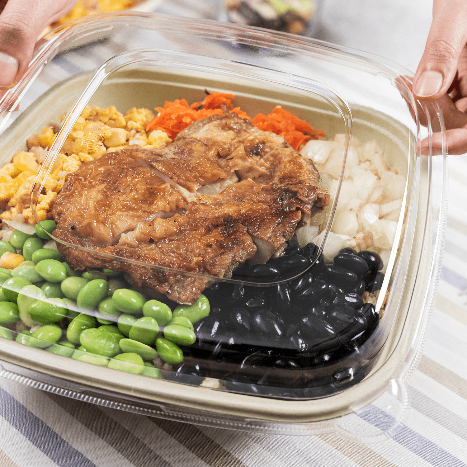 thumbnail image 2 of 300-Pack 24oz Disposable Food Containers With Lids – Clear Top Poke Bowls (Imperial JT700) 2 of 5