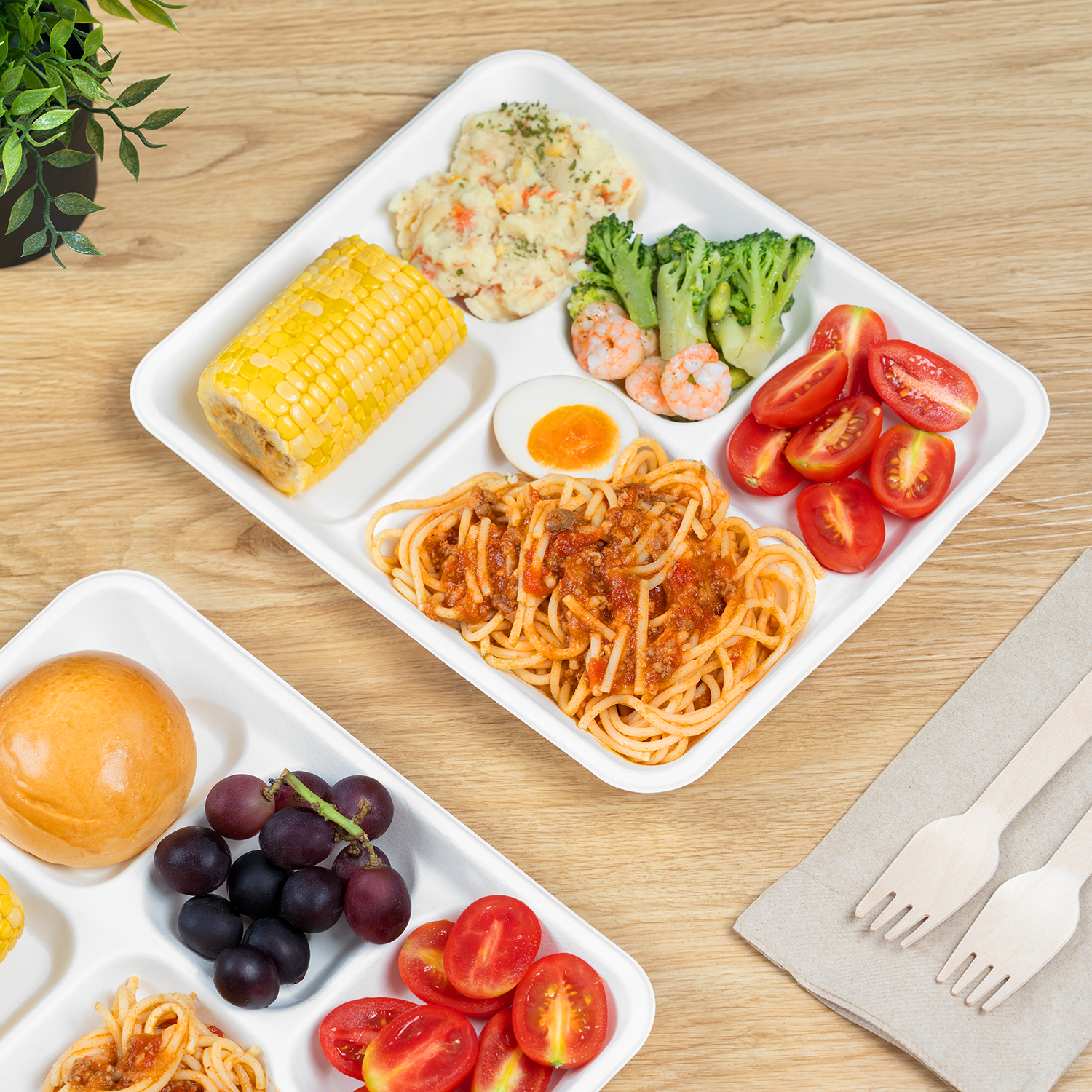 Karat Earth 5 Compartments, 10" Molded Fiber Trays, PFAS Free, White - 100 pcs