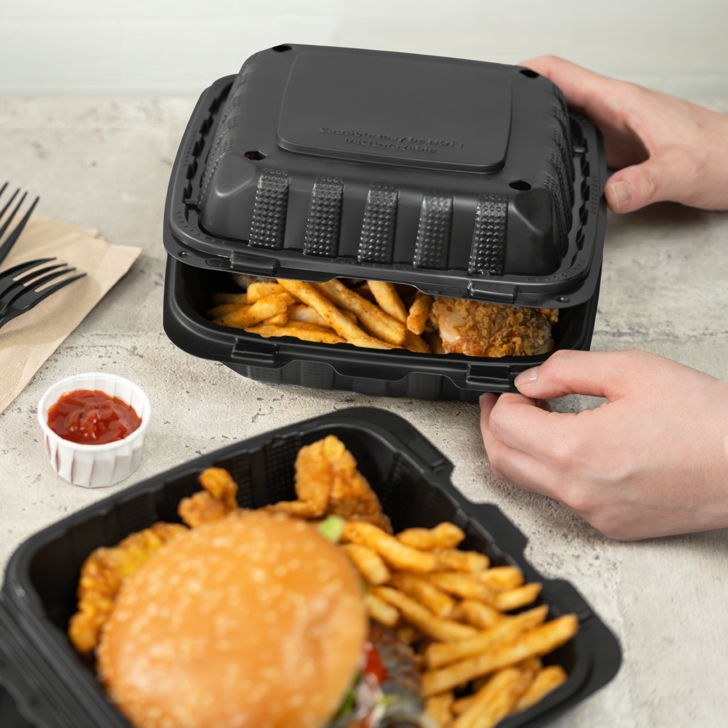 Karat Earth 8" x 8" Mineral Filled PP Hinged Container, Black - 200 pcs