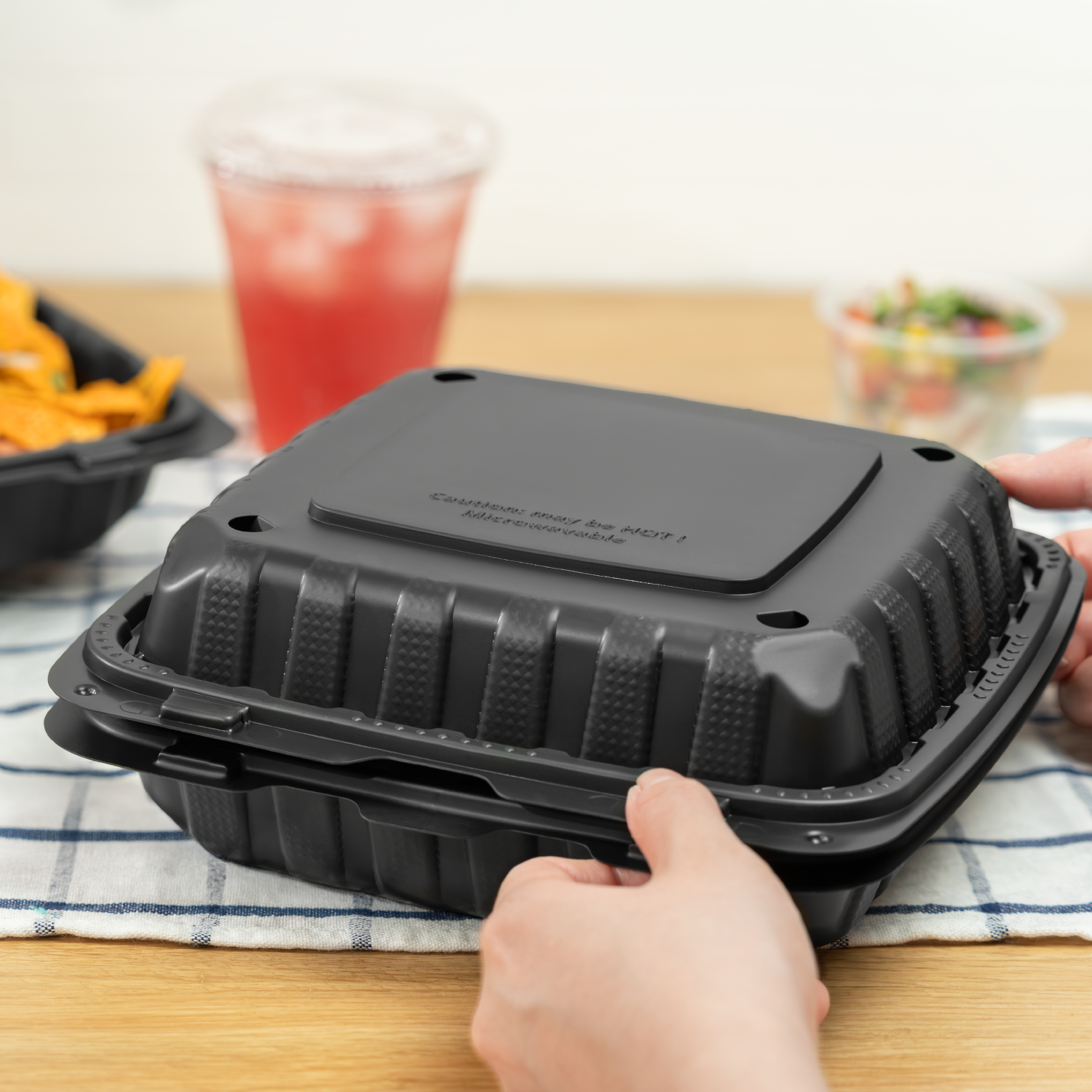 Karat Earth 9" x 9" Mineral Filled PP Hinged Container, Black - 120 pcs