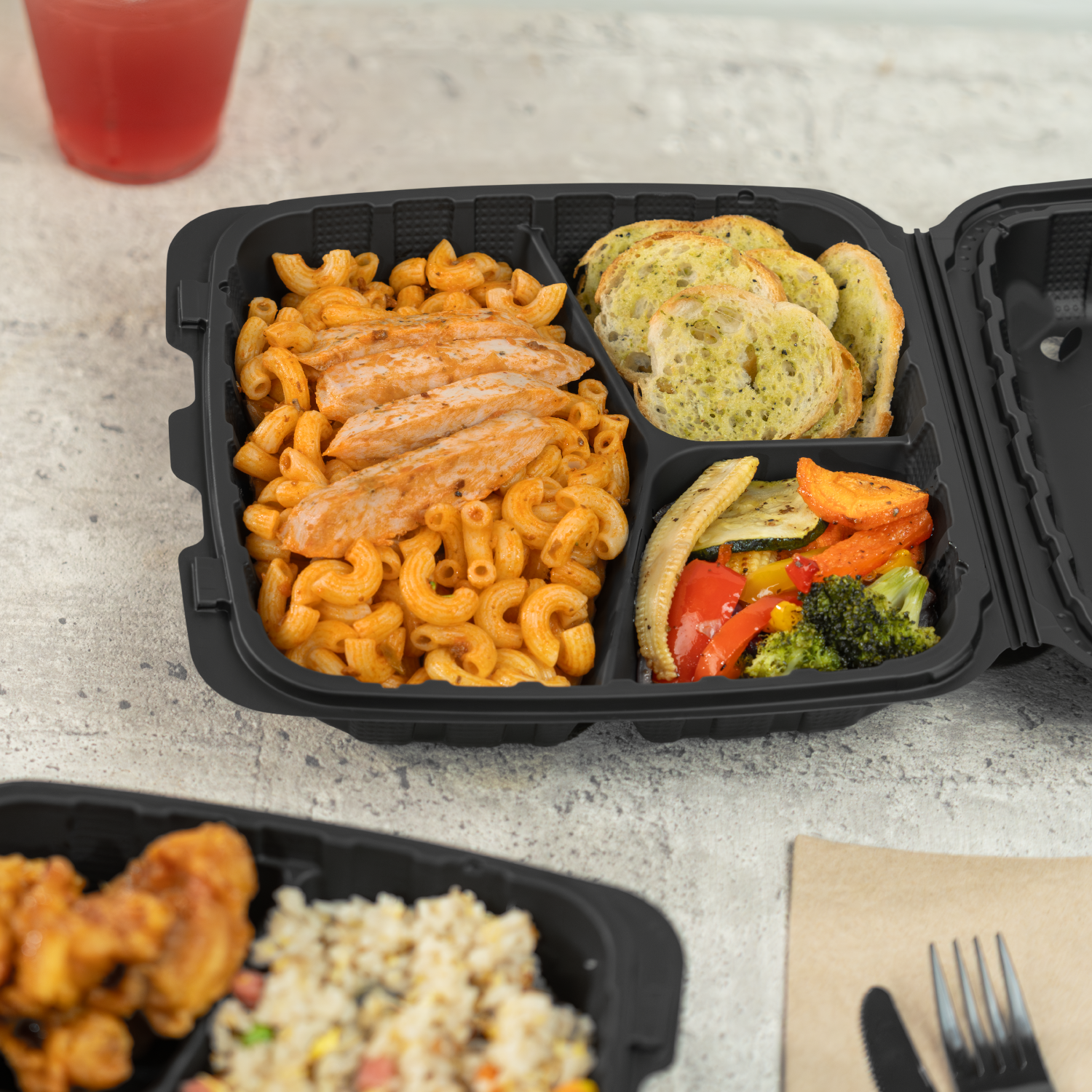 Karat Earth 9" x 9" Mineral Filled PP Hinged Container, Black, 3 compartments - 120 pcs