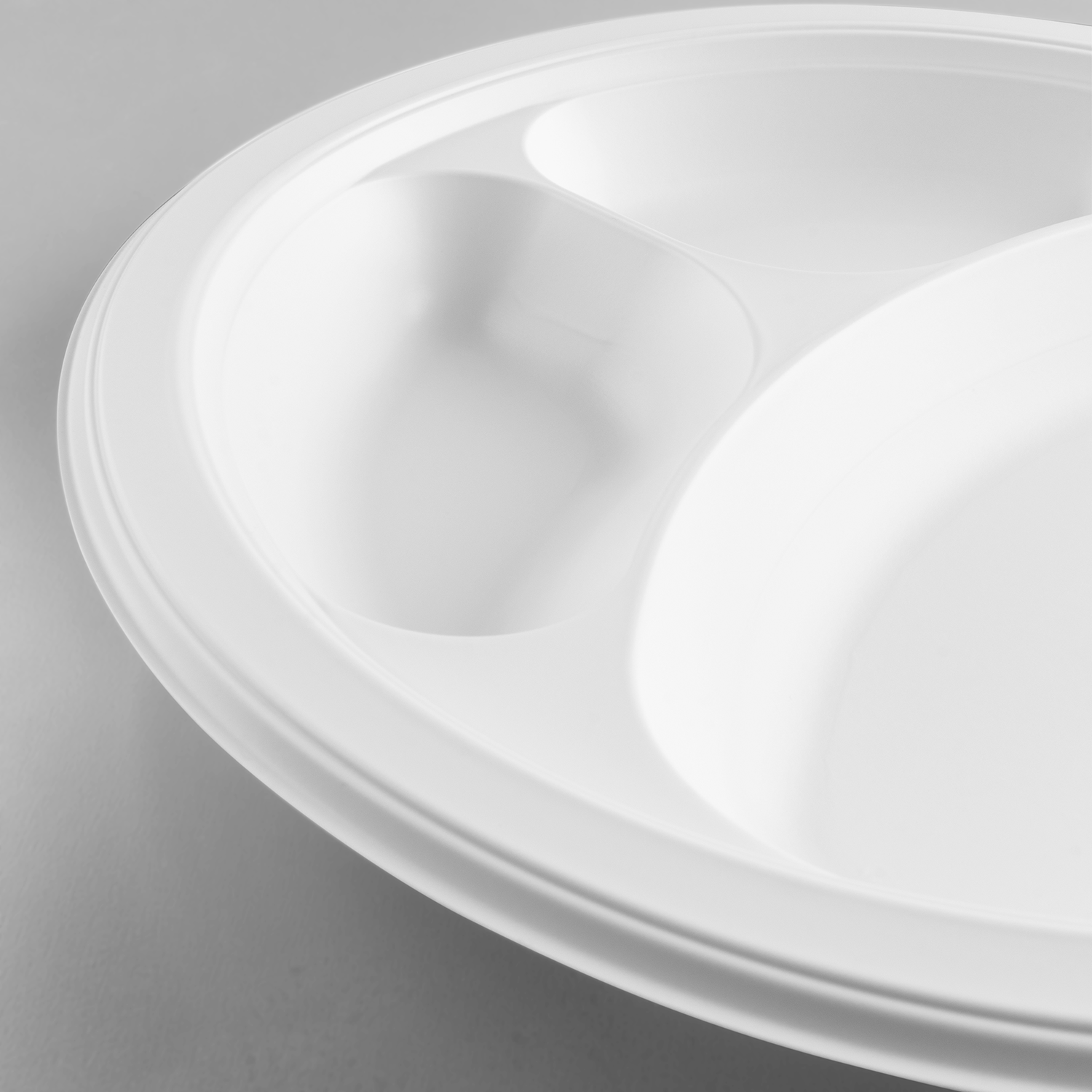 Karat Earth 10.25" Mineral Filled PP Round Plate, White, 3 compartments - 500 pcs