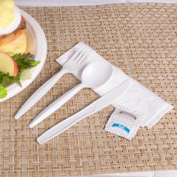 Karat PP Plastic Medium-Heavy Weight Cutlery Kits with Salt and Pepper, White - 250 kits